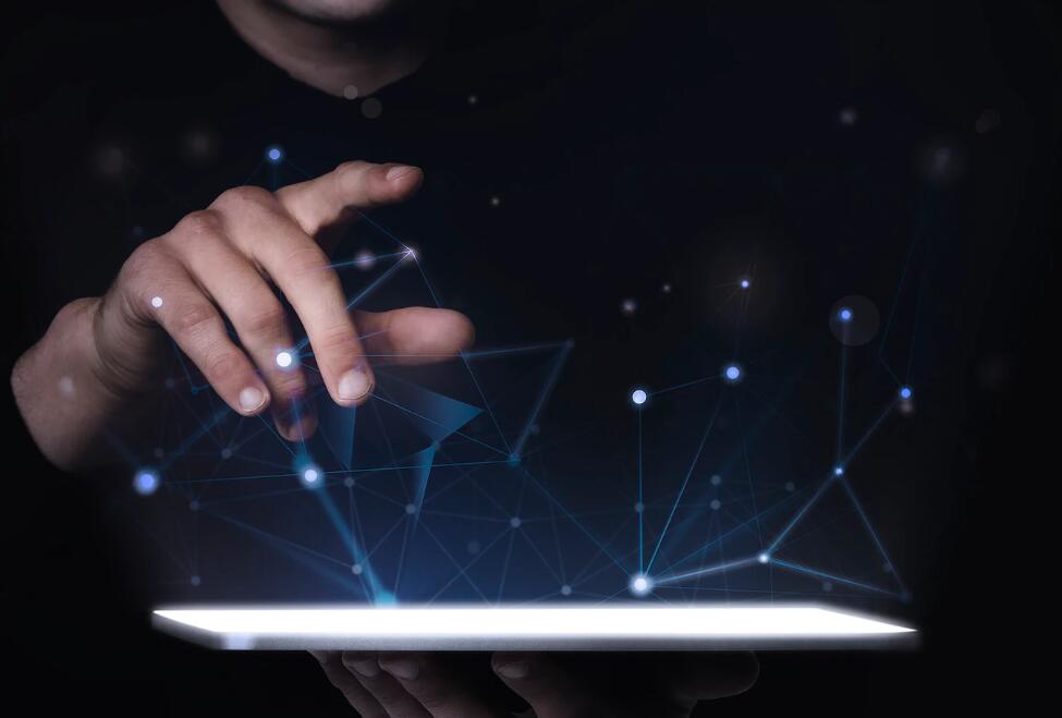 勇闯夺命岛梅森的女儿扮演者是谁 勇闯夺命岛主题曲